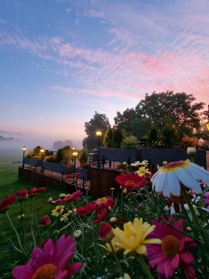 Abzali Hotel And Restaurant With Self Check-In Ādaži 외부 사진