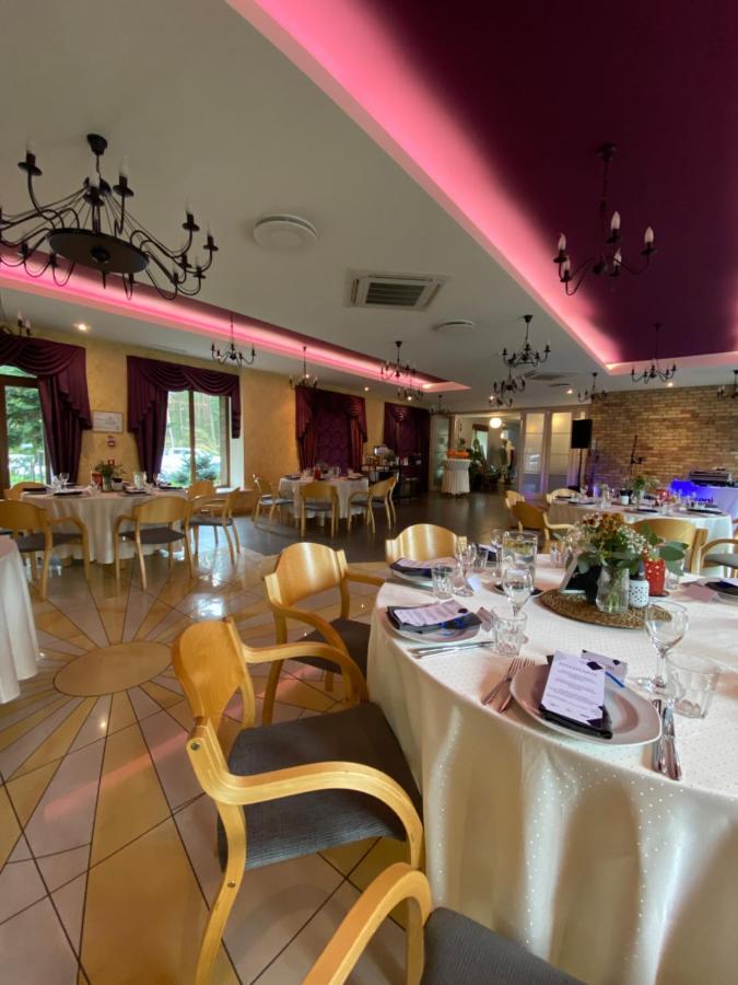 Abzali Hotel And Restaurant With Self Check-In Ādaži 외부 사진